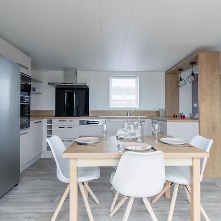 Beau Pour 4 Pers - Acces Piscine Chauffee Chalet *
